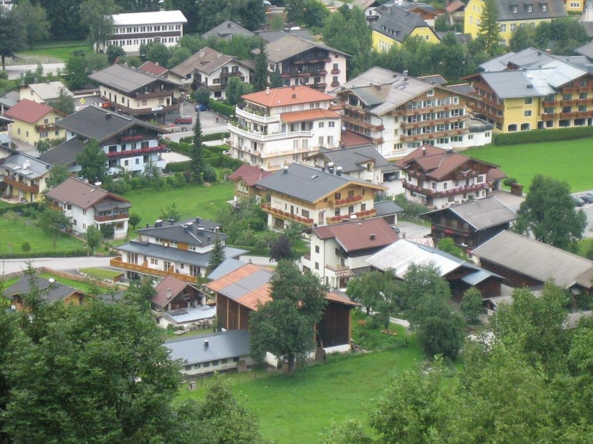 Apartment In Kaprun Near Ski Lift Exteriör bild